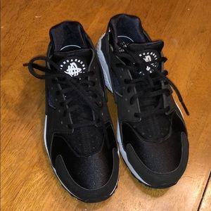 Shoes- IN VERY GOOD CONDITION- only worn once